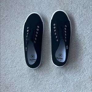 Hurley Women’s Lace-less Slip-on Sneakers